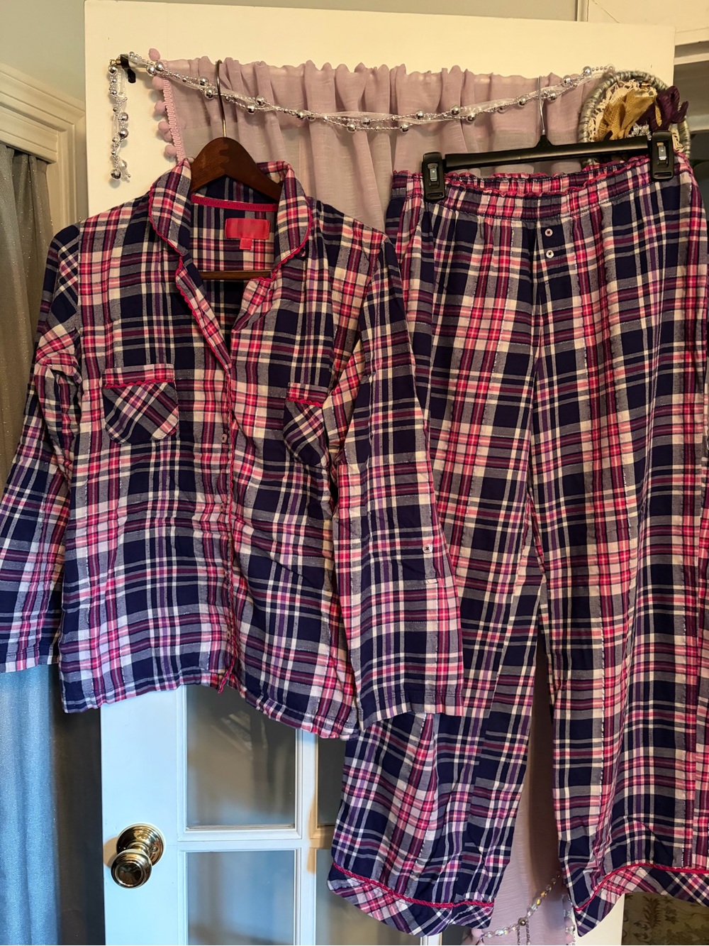 Victoria’s Secret LOT of 3 flannel pajama sets - Picture 2 of 16